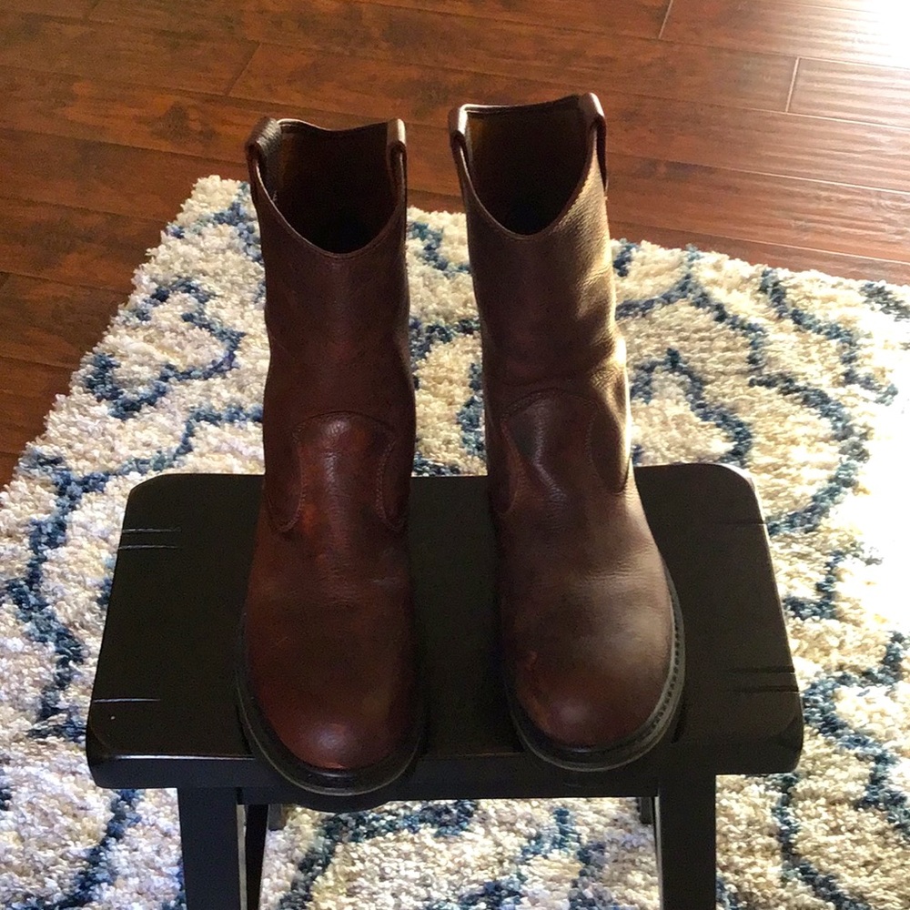 Wolverine brown pull on boots worn less than 8x; EUC 11.5